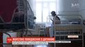 Пьяная мама так катала 8-месячную дочь в коляске, что ее с синяками забрали в больницу