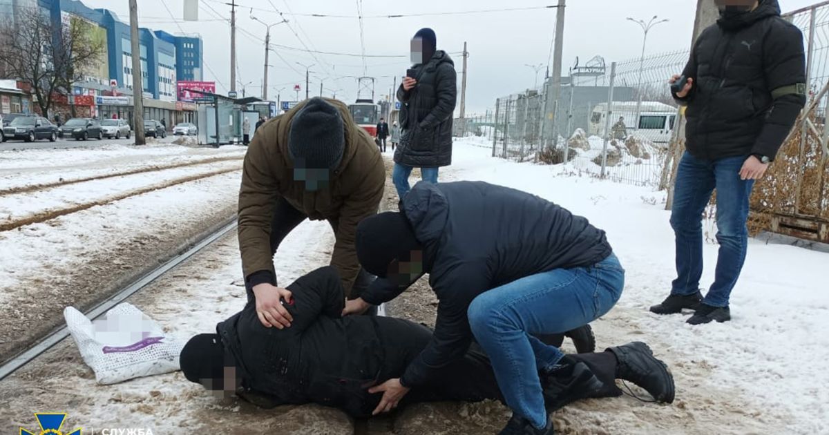 Збирав дані про українські військові розробки: у Харкові викрили агента РФ