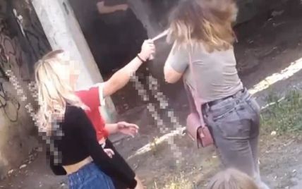 16-летним девушкам, избившим одноклассницу в Киеве, грозит заключение