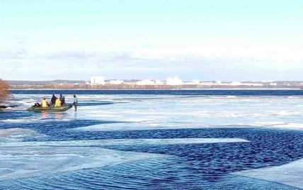Под Харьковом рыбаки провалились под лед