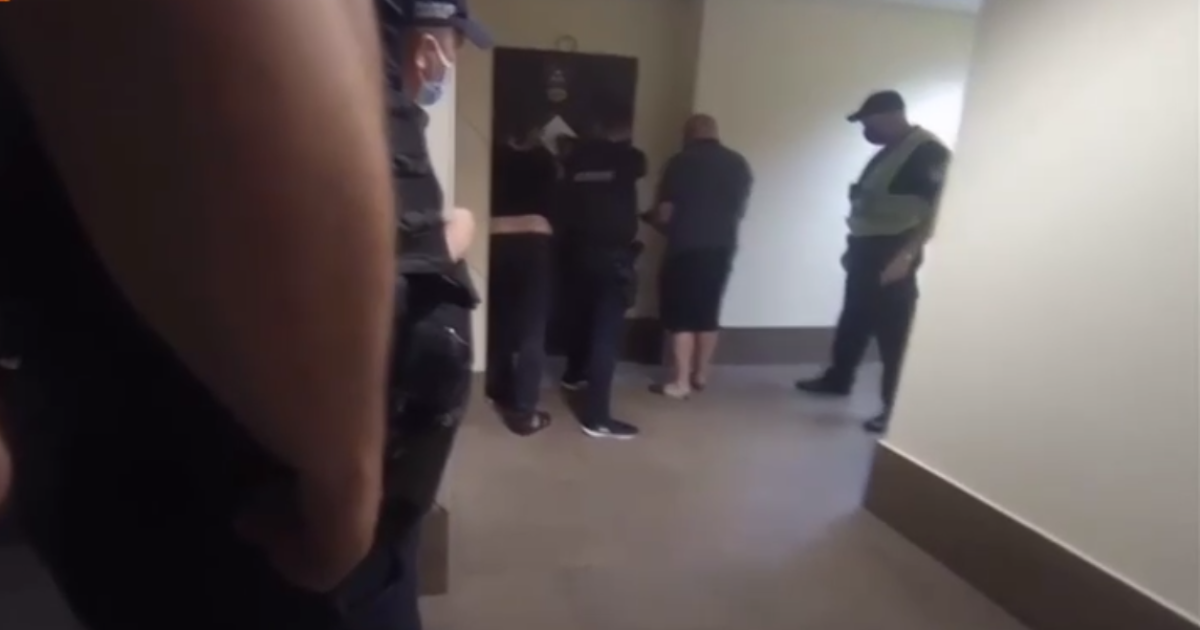 Розірвало руку: з'явилося відео, як "голосіївський" стрілець поранив патрульного