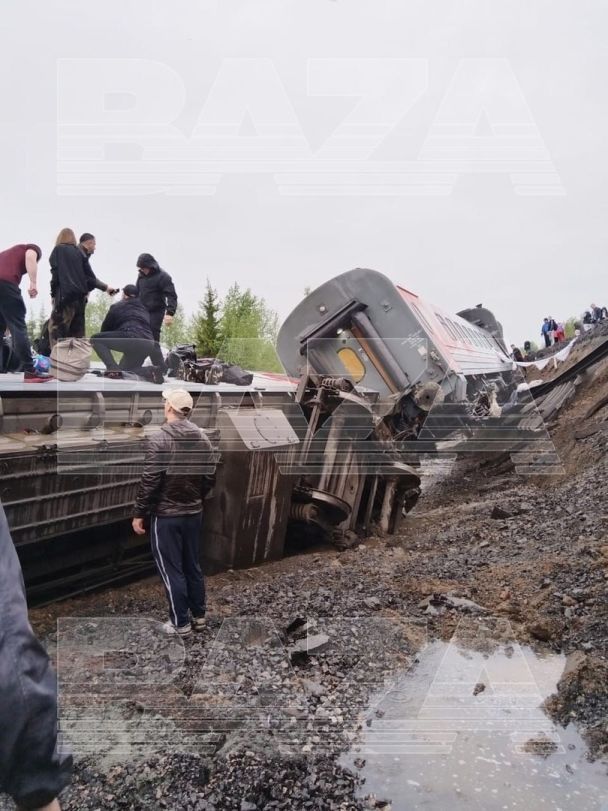 У РФ пасажирський потяг зійшов із рейок