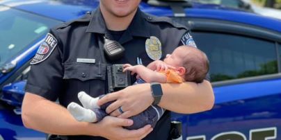В США коп-новичок спас младенца от удушья и стал героем Сети: видео