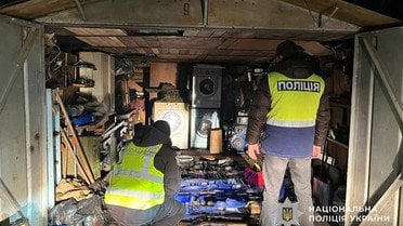 на Закарпатті затримали чоловік з арсеналом зброї_7 / © Національна поліція Закарпатської області