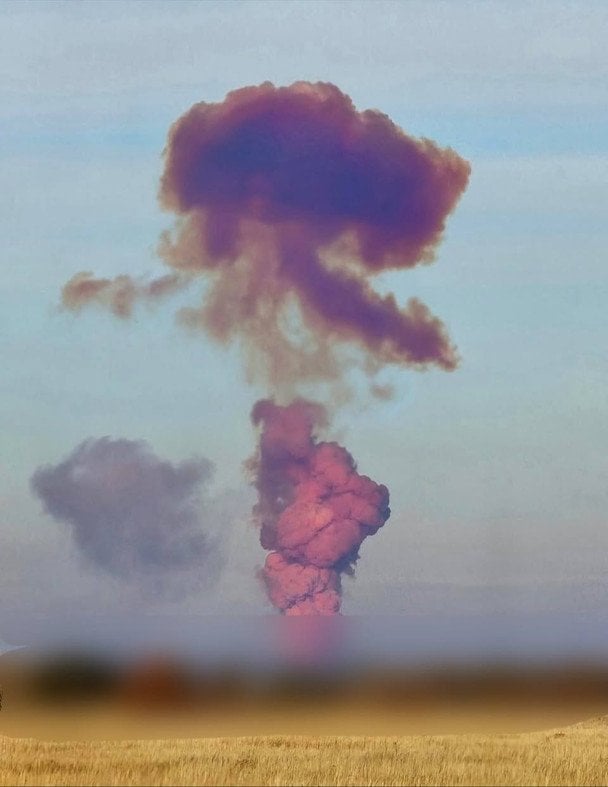 Дим над полігоном «Ясний» після вибуху 28 листопада / © Exilenova+