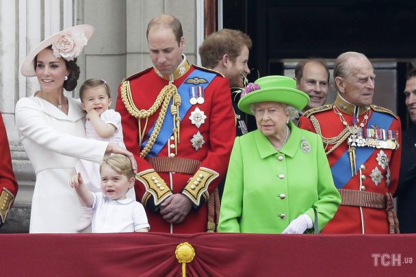 Королевская семья на балконе Букингемского дворца / © Associated Press