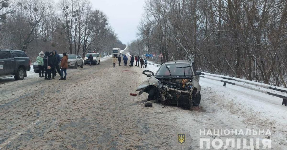 Моторошна ДТП у Харківській області: загинули дві людини, вагітна жінка постраждала