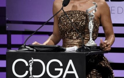 У золотій сукні з оголеними плечима: розкішна Голлі Беррі на премії Гільдії костюмерів