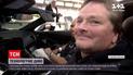 Новини світу: у США паралізований гонщик сів за кермо автівки, якою можна керувати без рук і ніг