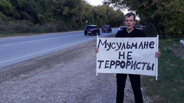 В окупованому Криму затримують учасників одиночних пікетів _3 / © Facebook/Alimdar Crimean Solidarity