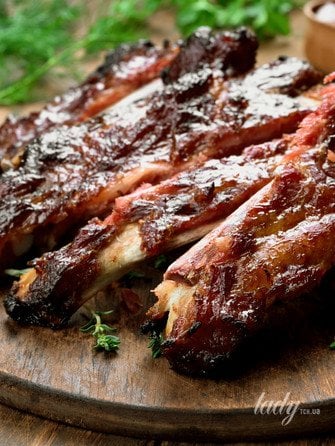 Соковиті свинячі реберця