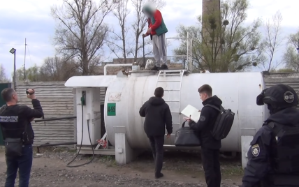 Под Киевом обнаружены мошеннические бензоколонки и нефтебаза: видео