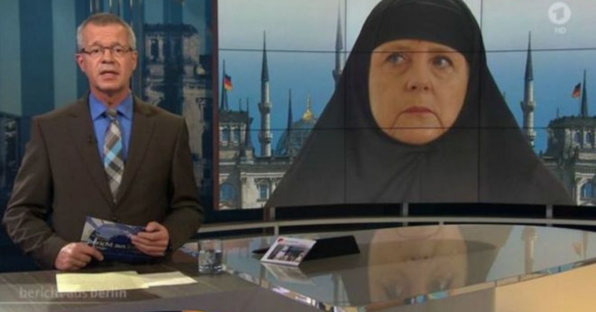 Коллаж с Меркель показали для "привлечения внимания"