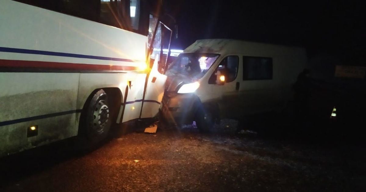 Під Харковом сталася ДТП із рейсовим автобусом: п'ятеро людей постраждали (фото)
