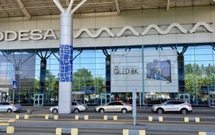 Под тяжестью снега упал ангар: в Одесском аэропорту отменили рейсы из Стамбула