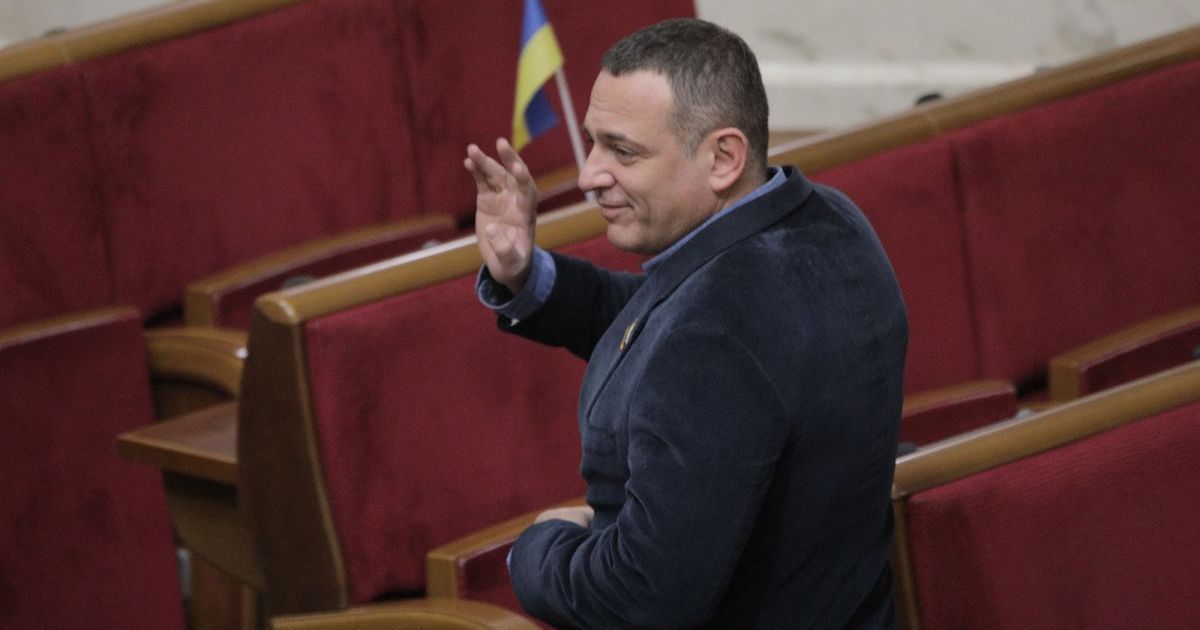 Бужанский из "Слуги народа" не почтил память Небесной Сотни в Раде - не хотел "плевать на милиционеров"