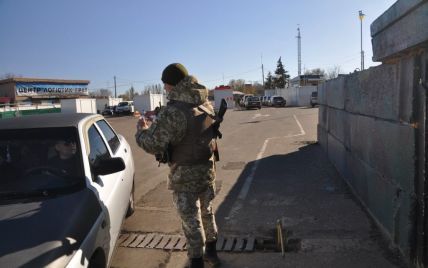 На админгранице с оккупированным Крымом начали строить новые КПВВ