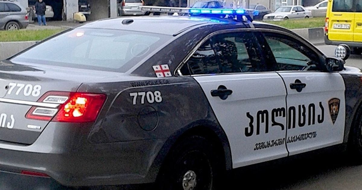 У Тбілісі озброєний чоловік вдерся до відділення банку і захопив заручників