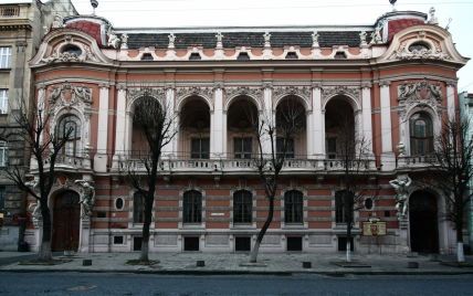 "Казали, що будуть акробати": у Львові зачинили Будинок вчених, де відбулася скандальна "голодна туса"