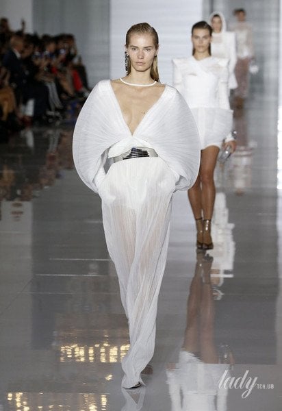 Коллекция Balmain прет-а-порте сезона весна-лето 2019 / © East News