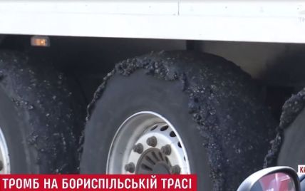 Кипящие двигатели и намотанный на колеса асфальт: как трасса Киев-Борисполь стояла в страшной пробке