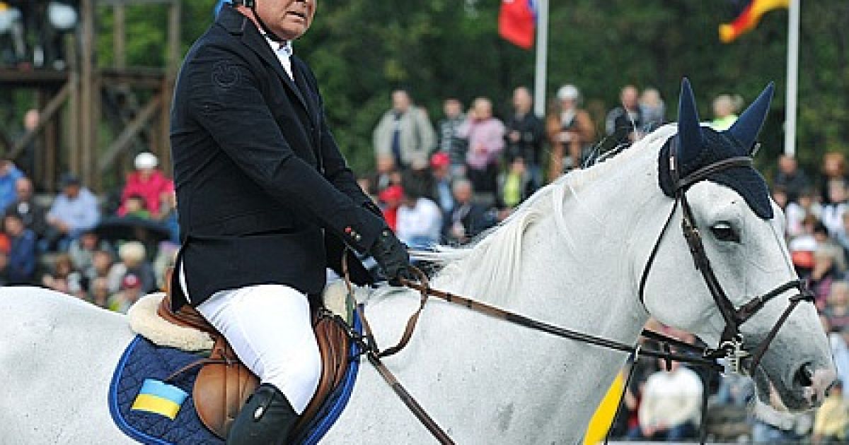 Онищенко продав 40 елітних коней, щоб уберегти їх від арешту – ЗМІ