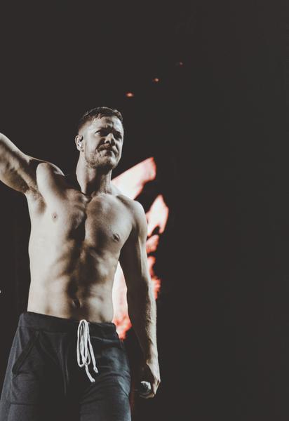 "Стриптиз" від соліста Imagine Dragons та український прапор: гурт вперше відіграв концерт у Києві