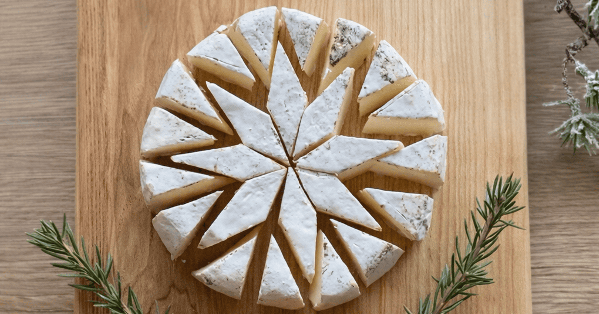 Сніжинка з камамберу Instagram.com/zuzana.berger