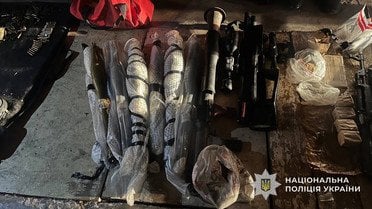 на Закарпатті затримали чоловік з арсеналом зброї_4 / © Національна поліція Закарпатської області