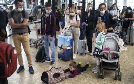 ЄС дозволить в'їзд туристам, які вакциновані від коронавірусу