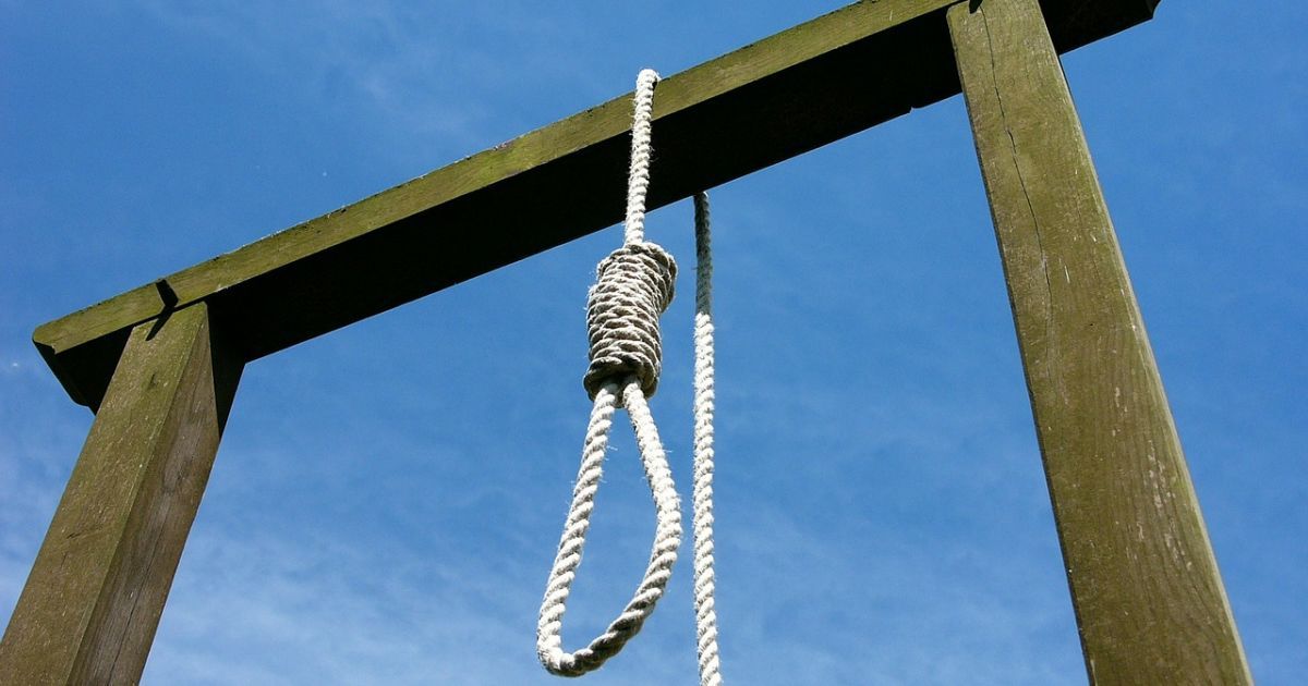 На Донетчине мужчина умер, увидев своего 13-летнего сына в петле
