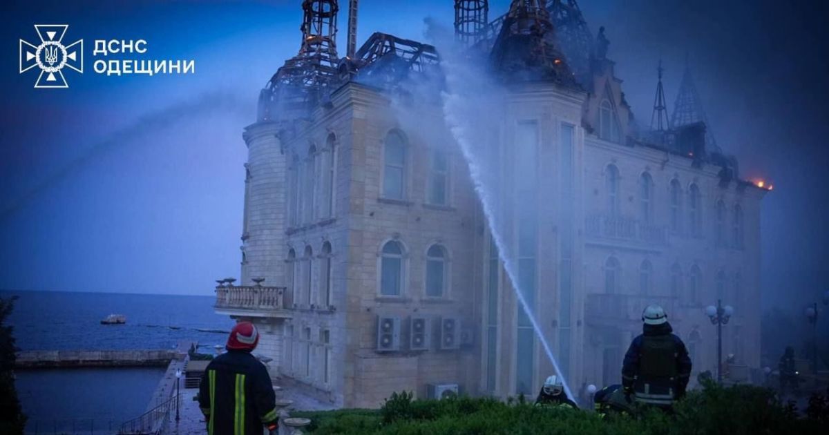 The aftermath of the Russian attack on Odesa on April 29. / Photo: The Main Department of the State Emergency Service of Ukraine in Odesa region