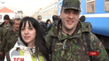 В Сумах бойцов 27 реактивного артполка встречали оркестром и цветами