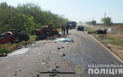 Смертельна автотроща під Одесою. В аварії загинули одразу чотири людини