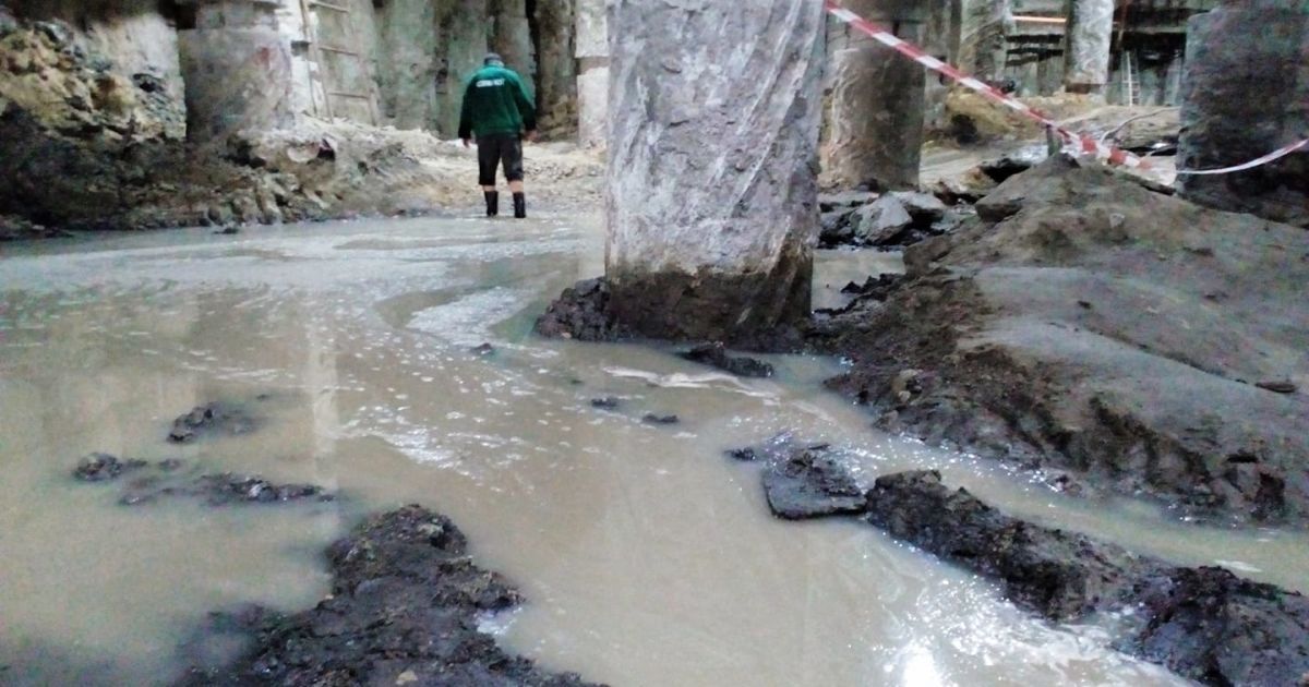 Раскопки древнего Киева на Почтовой площади залило рекордным количеством воды