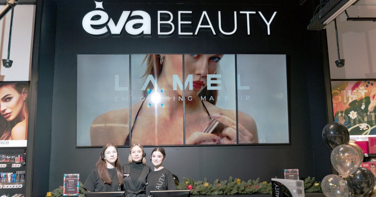 Можна протестувати все — від пензликів до Dyson: у Дніпрі відкрився магазин EVA BEAUTY