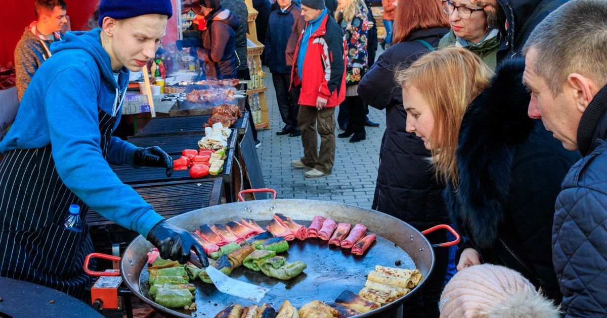 В Киеве снят запрет на продажу продуктов с коротким сроком годности на ярмарках