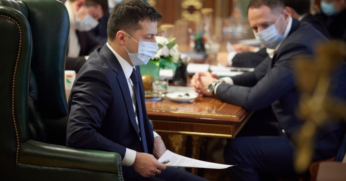 Зеленський доручив уряду ретельно підготуватися до старту вакцинації від COVID-19