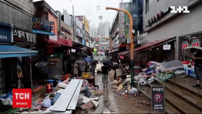 Потужна злива затопила вулиці, авто попливли, загинули 8 людей