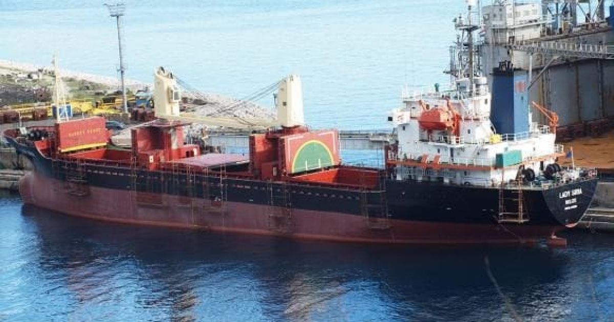 У Маріуполі росіяни захопили у полон екіпажі двох цивільних суден