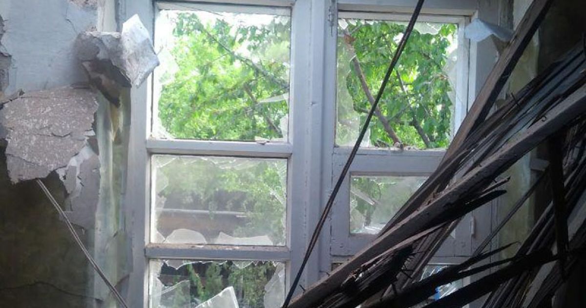 Боевики обстреляли Торецк и попали в дом с двухлетним ребенком - Стокоз