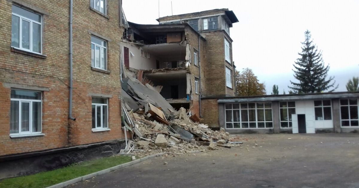 Обрушившуюся школу в Василькове могут окончательно снести