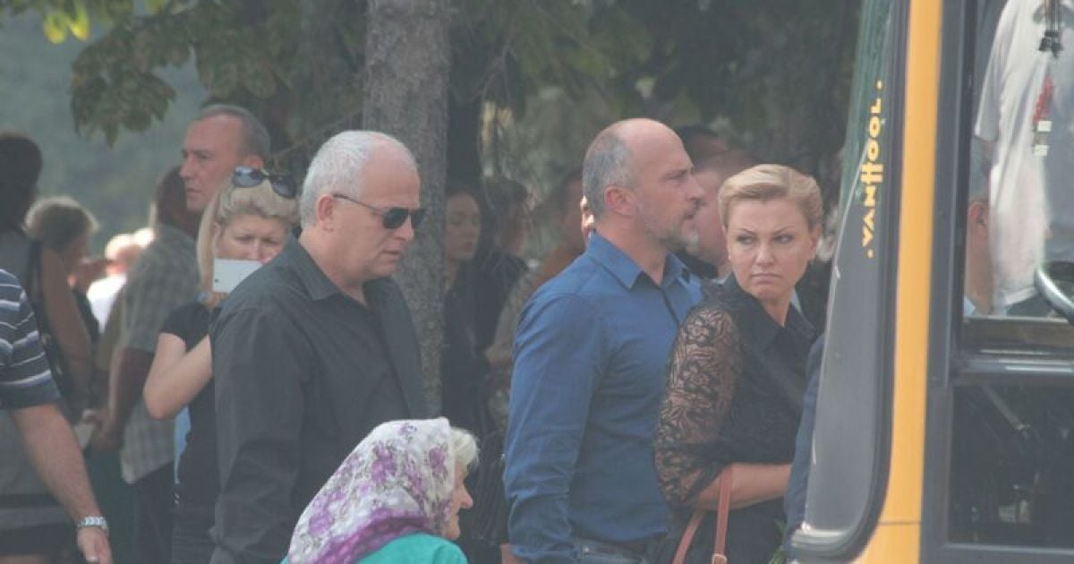 На похороны Еремеева прибыли ряд скандальных политиков. Степан Кубив и Оксана Продан / © ТСН.ua