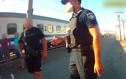 На мужчин, которых высадили из поезда Харьков-Ужгород, полиция составила админпротоколы