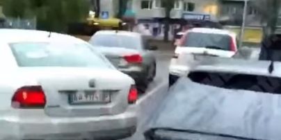 В Киеве в масштабном ДТП не разминулись сразу шесть машин