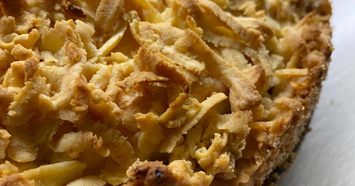Тертий пиріг з вишнями: простий покроковий рецепт від Андрія Величка