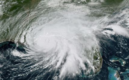 США через несколько часов накроет ураган "Салли"