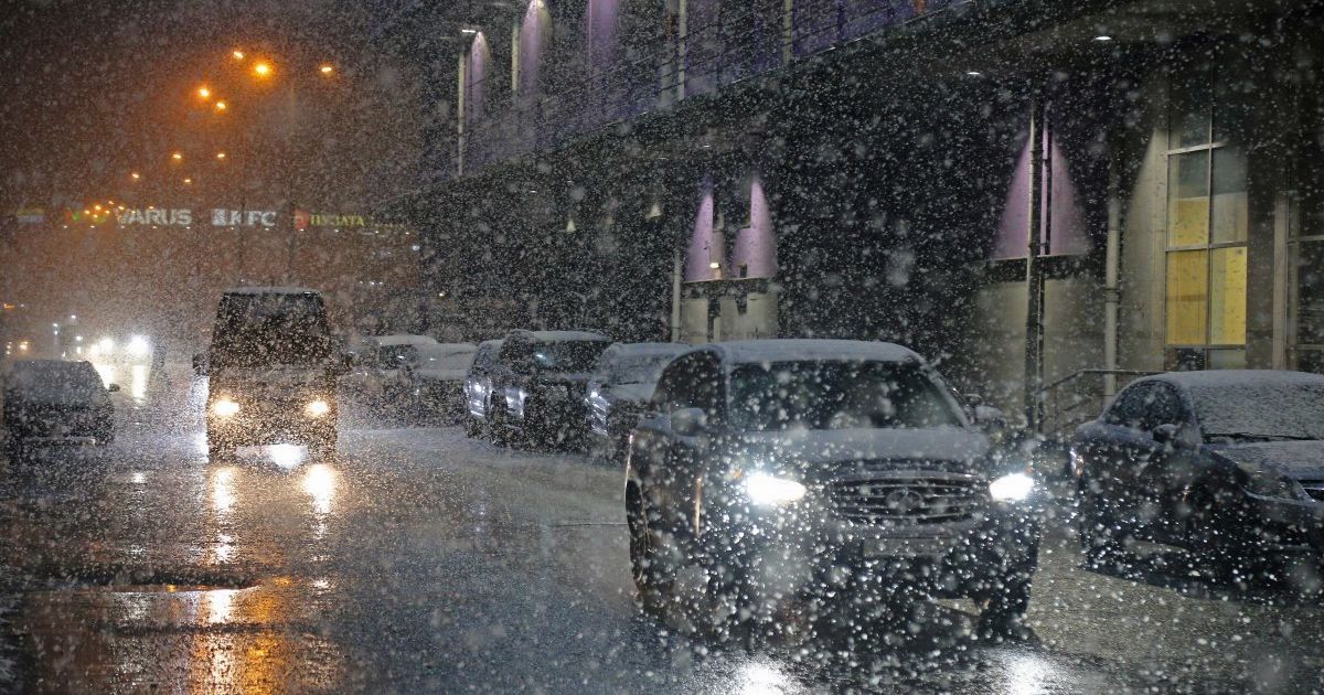 Мощные ветры подуют с юга, а снег задержится только в Карпатах: прогноз погоды на предстоящую неделю