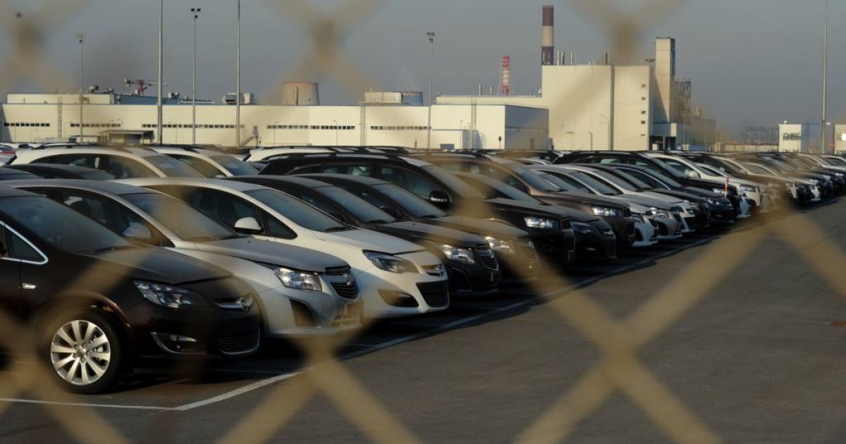 GM объявил прощальную распродажу в России