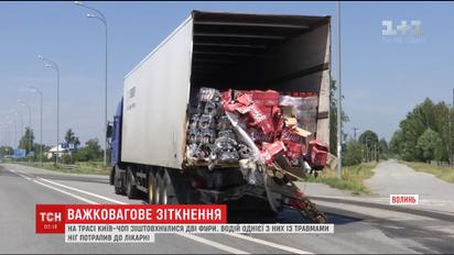 На трасі Київ-Чоп трапилась ДТП за участю двох фур